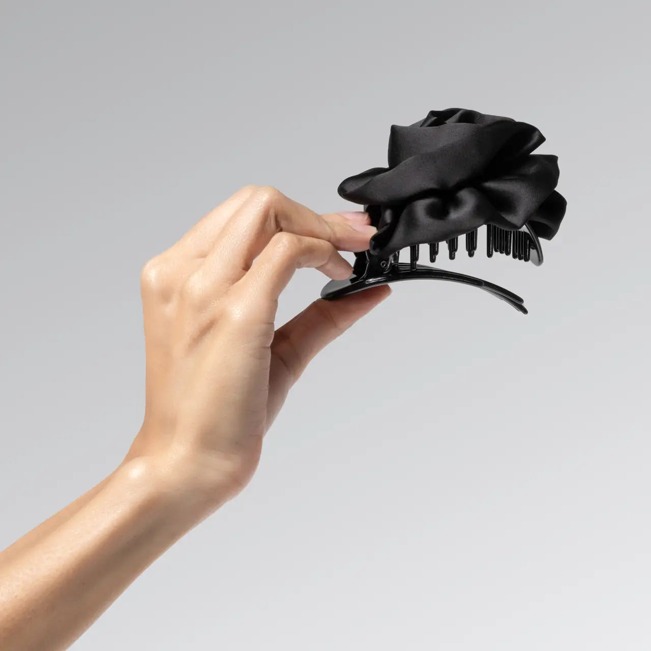 Kitsch Satin Rosette Medium Flat Cloud Clip